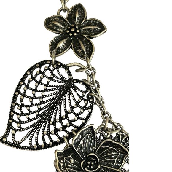 Beautiful Premier Design Necklace And Earrings Set In Box - Picture 4 of 9